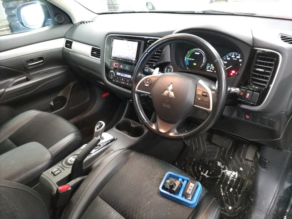 Image of 2014 MITSUBISHI OUTLANDER PHEV