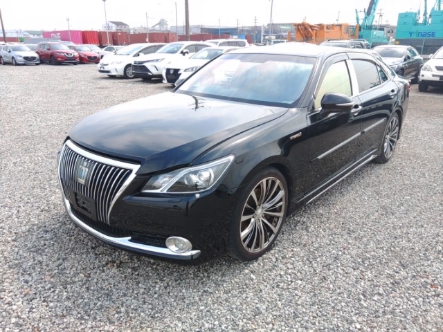 Image of 2013 Toyota CROWN MAJESTA