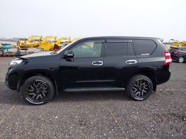 Image of 2013 TOYOTA LAND CRUISER PRADO