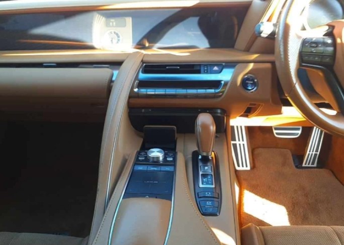 Image of 2017 LEXUS LC500h